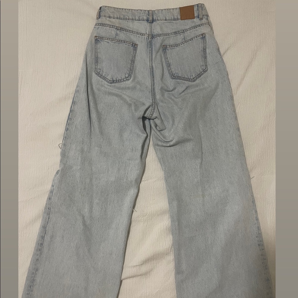 Zara Ripped Blue Jeans - Picture 2 of 3